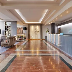 Hilton Garden Centre מלון